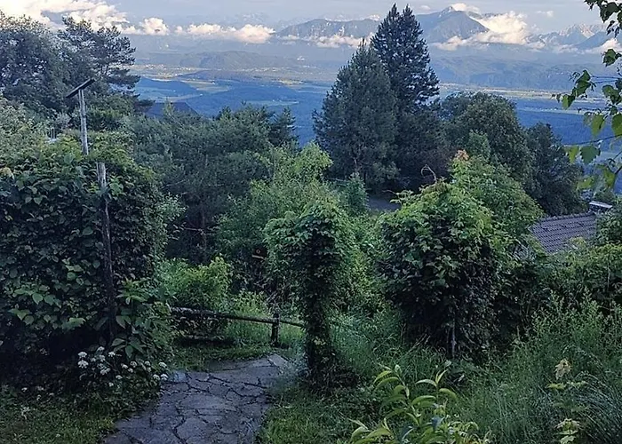 Mountain House With A View דירה